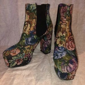 Flower Booties!